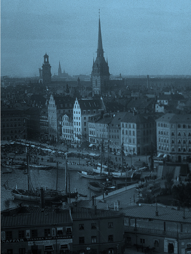 Kansikuva osalle 6 ”1903–1905: Kehitys vai kumous? – karkotus ja paluu”: Tukholma, ilmakuva, noin 1900–1929.